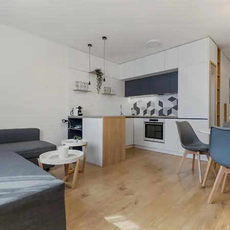 Bnb Budysinska Apartment With Balcony Lejlighed