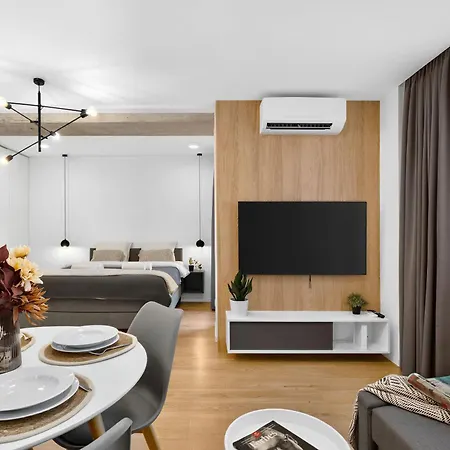 Apartmán Bnb Budysinska Apartment With Balcony *