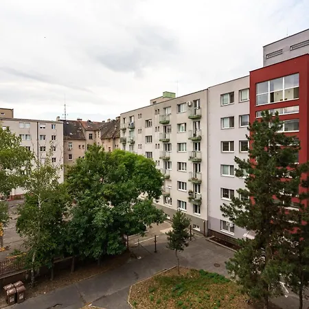Bnb Budysinska Apartment With Balcony Apartman