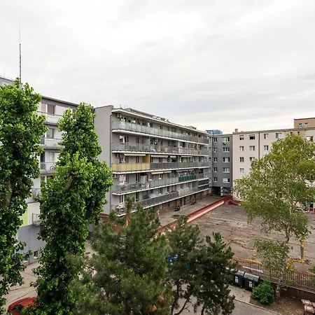 Bnb Budysinska Apartment With Balcony Apartman *