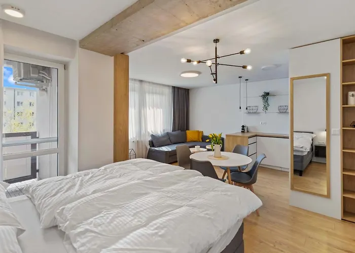 Lam Concrete - Ac - Balcony *